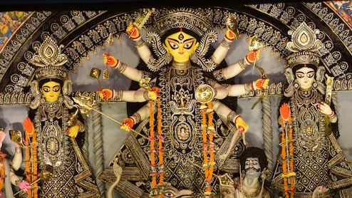 Durga Puja 2025: Where To Go For Pandal Hopping Across Major Indian Cities