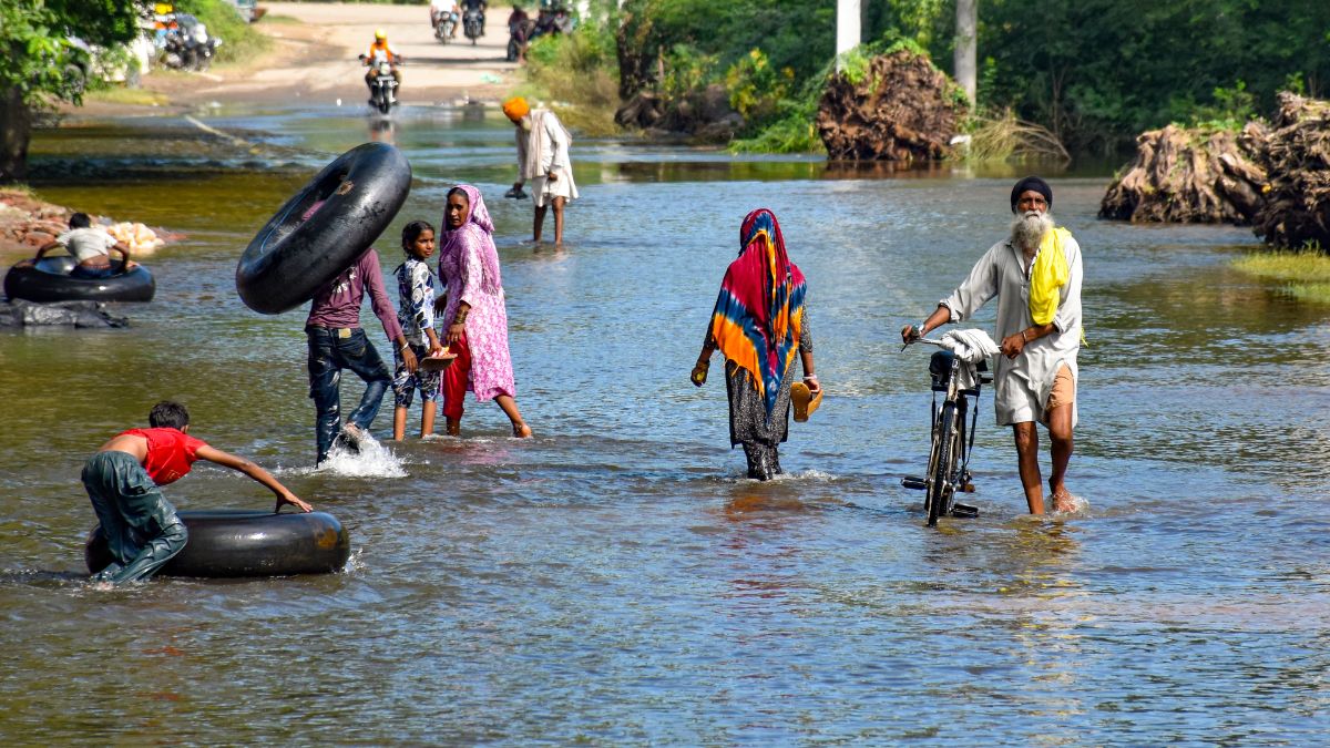 Stand Shoulder-To-Shoulder: PM Modi Leaves For Flood-Hit Himachal, Punjab