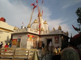 Thousands Of Devotees Visit Himachal's Naina Devi Temple To Perform Ashtami Rituals Thousands Of Devotees Visit Himachal's Naina Devi Temple To Perform Ashtami Rituals