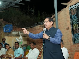 "How Can He Do It": Union Minister Loses Cool At Karnataka Cop Over Lathicharge At Ganesh Procession "How Can He Do It": Union Minister Loses Cool At Karnataka Cop Over Lathicharge At Ganesh Procession