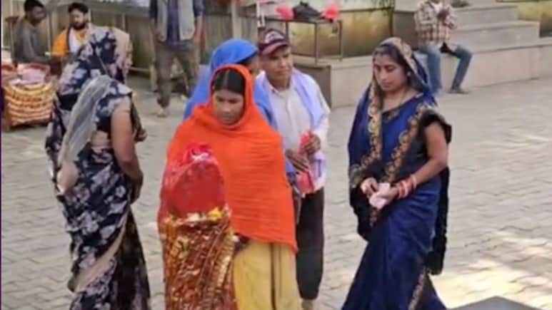 छत्तीसगढ़: चंद्र ग्रहण से पहले मां महामाया मंदिर में पूजा-पाठ के लिए उमड़े श्रद्धालु, 12 बजे बंद होंगे पट