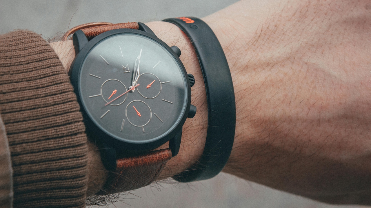 Upgrade your style with Sonata analogue watches at up to 30% off and above