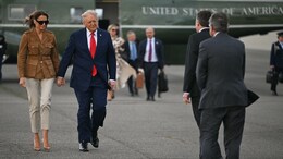 Trump, Melania Forced To Switch Helicopter While Leaving UK Due To 'Hydraulic Issue'