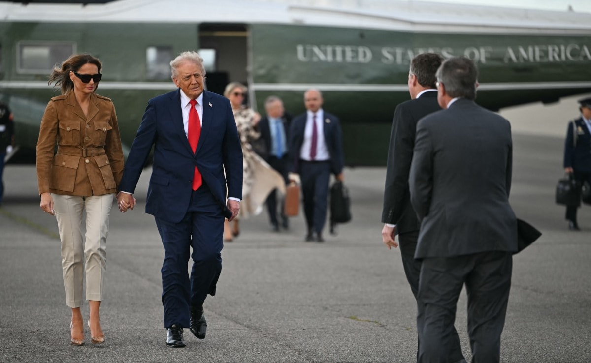 Trump, Melania Forced To Switch Helicopter While Leaving UK Due To 'Hydraulic Issue'