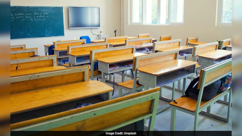 School Holiday : राज्यात पावसामुळे दाणादाण, 3 जिल्ह्यांतील शाळांना सुट्टी जाहीर