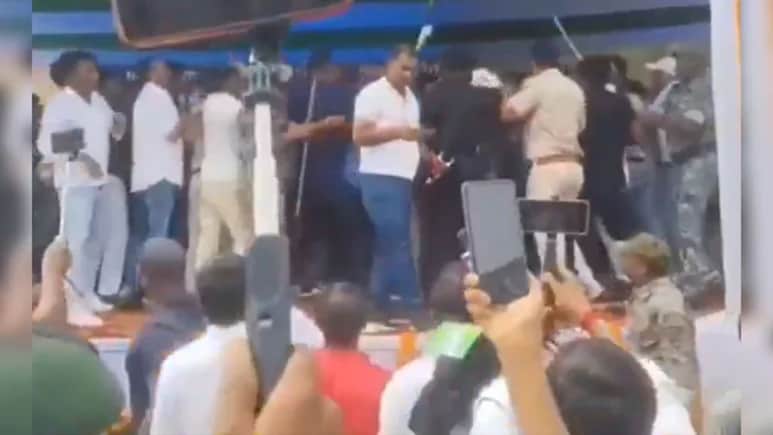एनडीए कार्यकर्ता सम्मेलन में दिखा घमासान, क्या वाकई सफल रहा सम्मेलन? एनडीए कार्यकर्ता सम्मेलन में दिखा घमासान, क्या वाकई सफल रहा सम्मेलन?