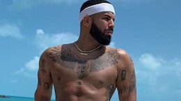 Drake Breaks Silence On Viral Six-Pack Pic Amid Plastic Surgery Rumours: "They Don't Look Like That"