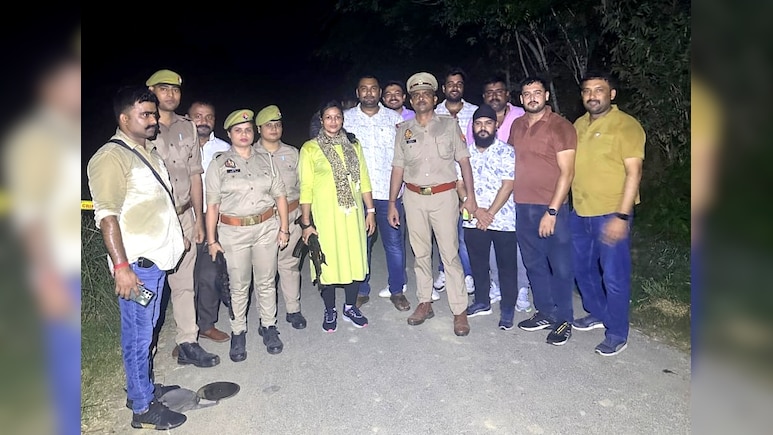 उत्तर प्रदेश में मिशन शक्ति 5.0 के तहत 25 हजार के इनामी चेन स्नेचर को पुलिस ने धर दबोचा उत्तर प्रदेश में मिशन शक्ति 5.0 के तहत 25 हजार के इनामी चेन स्नेचर को पुलिस ने धर दबोचा