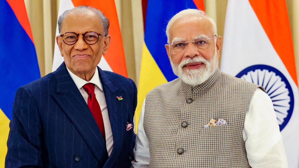 अलग देश, पर सपने एक... मॉरीशस के लिए वाराणसी में आर्थिक पैकेज का ऐलान कर बोले PM मोदी