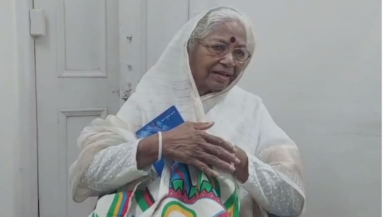 Kamaltai Gawai: व्हायरल पत्रानंतर सरन्यायाधीशांच्या मातोश्री नॉट रिचेबल; RSS च्या कार्यक्रमाला जाणार की नाहीत?