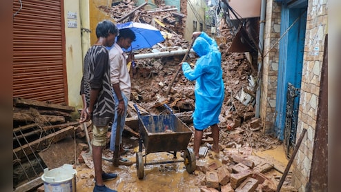 माता वैष्णो देवी मार्ग पर आज फिर हुआ भूस्खलन, देखें जम्मू में कितने बुरे हैं हालात