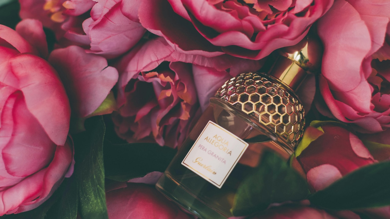 Which luxury perfume under ₹2,000 is perfect for men this year?