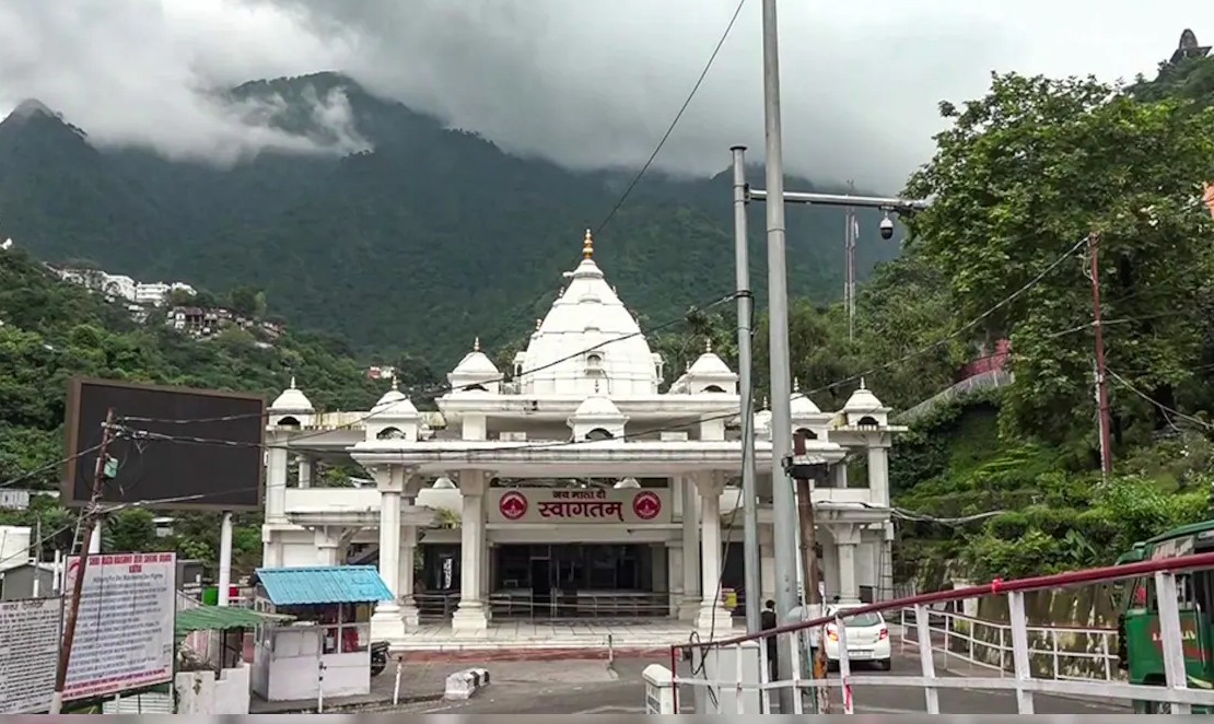 वैष्णो देवी की यात्रा कब होगी शुरू? मौसम विभाग के बाद प्रशासन ने दिया ये बड़ा अपडेट