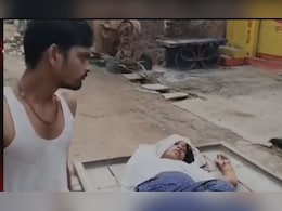 हाथठेले पर प्रसूता...न एंबुलेंस मिली न अस्पताल में डॉक्टर, स्वास्थ्य सेवाओं का बेहद बुरा हाल  हाथठेले पर प्रसूता...न एंबुलेंस मिली न अस्पताल में डॉक्टर, स्वास्थ्य सेवाओं का बेहद बुरा हाल