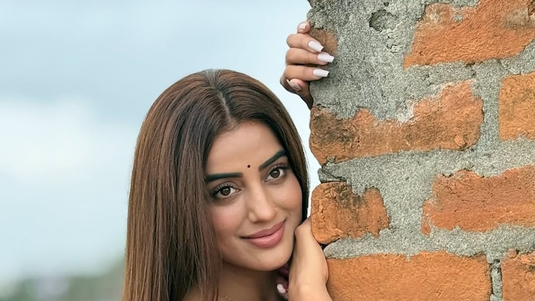 अक्षरा सिंह की 10 फोटो, पांचवीं देख कहेंगे ये बॉलीवुड में आजाएं तो जान्हवी-सारा को देंगी टक्कर