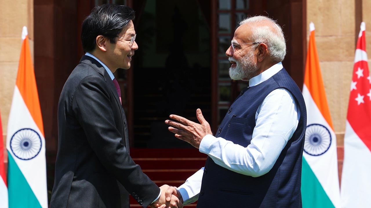 India-Singapore Sign Key MoUs Amid Singaporean PM's First Visit To India