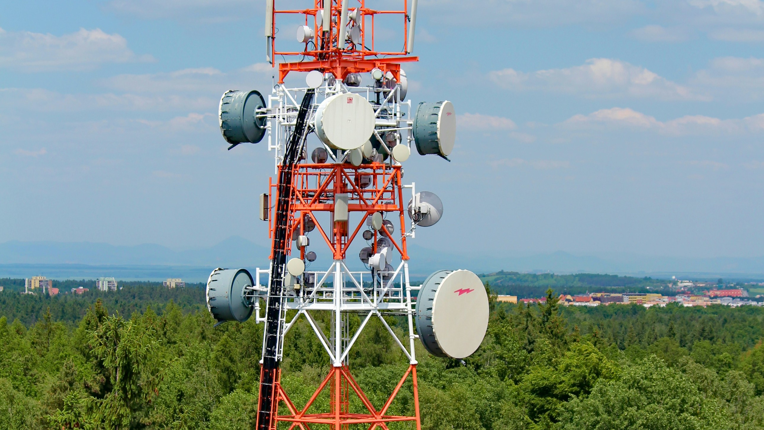 Vodafone Idea Files Fresh Plea In Supreme Court Seeking Waiver Of AGR Penalty, Interest
