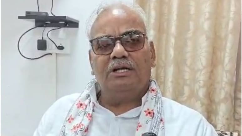 Rajasthan Politics: शिक्षा मंत्री दिलावर का डोटासरा पर सीधा आरोप, "कांग्रेस के समय पैसे लेकर होते थे शिक्षकों के तबादले" Rajasthan Politics: शिक्षा मंत्री दिलावर का डोटासरा पर सीधा आरोप, "कांग्रेस के समय पैसे लेकर होते थे शिक्षकों के तबादले"