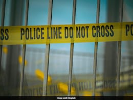US Man Collapses In Restaurant, Dies After Staff Dump Him Outside Thinking He's Homeless US Man Collapses In Restaurant, Dies After Staff Dump Him Outside Thinking He's Homeless