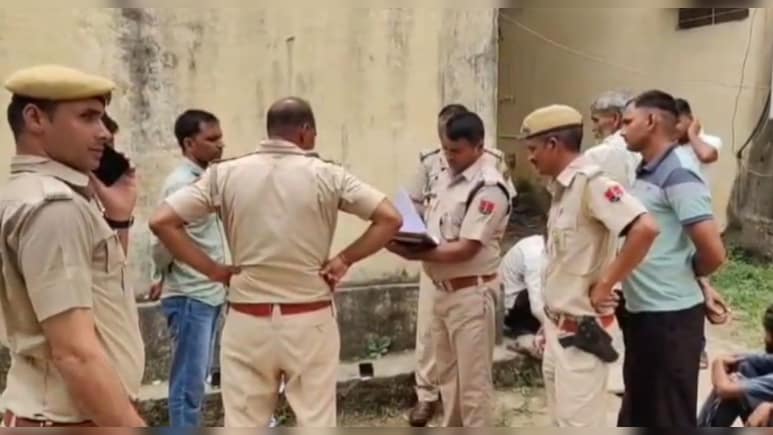 दो द‍िन से गायब था 70 साल का बुजुर्ग, हाथ-पैर बंधा शव कुंड में म‍िला
