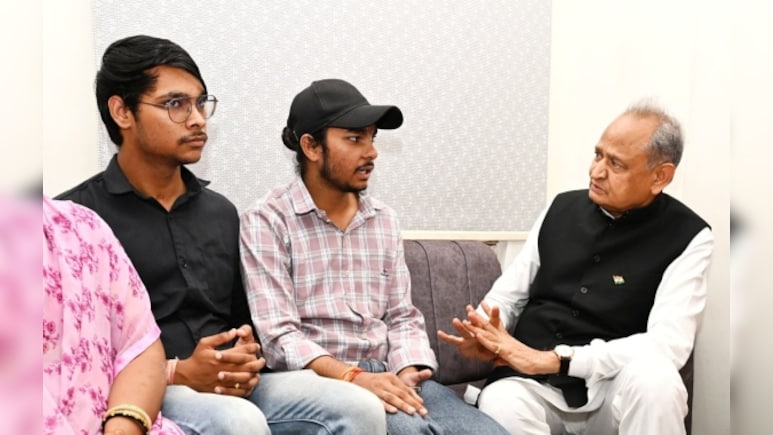 Rajasthan: 'हमारी सरकार होती तो सालभर में सजा दिला देते' कन्हैयालाल मर्डर मामले पर बोले गहलोत Rajasthan: 'हमारी सरकार होती तो सालभर में सजा दिला देते' कन्हैयालाल मर्डर मामले पर बोले गहलोत