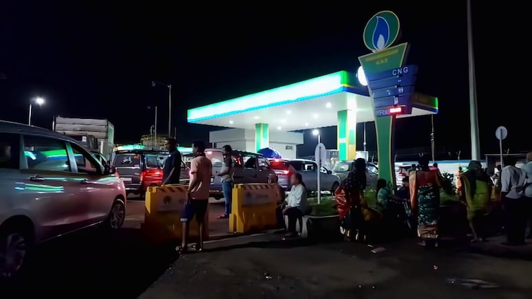 CNG Price: सीएनजी पंपावर रांगेचे विघ्न,  कोकणवासी वैतागले; परतीच्या प्रवासातही मनस्ताप