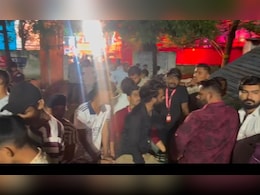 चुनरी यात्रा में दो समुदायों के बीच खूनी संघर्ष, 4 लोग घायल, आधी रात तक चले बवाल के बाद पुलिस ने लिया ये एक्शन चुनरी यात्रा में दो समुदायों के बीच खूनी संघर्ष, 4 लोग घायल, आधी रात तक चले बवाल के बाद पुलिस ने लिया ये एक्शन