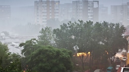Maharashtra Rain Update : लोकल सेवेवर परिणाम, पुण्यात शाळांना सुट्टी; परतीच्या पावसामुळे नागरिकांची दाणादाण
