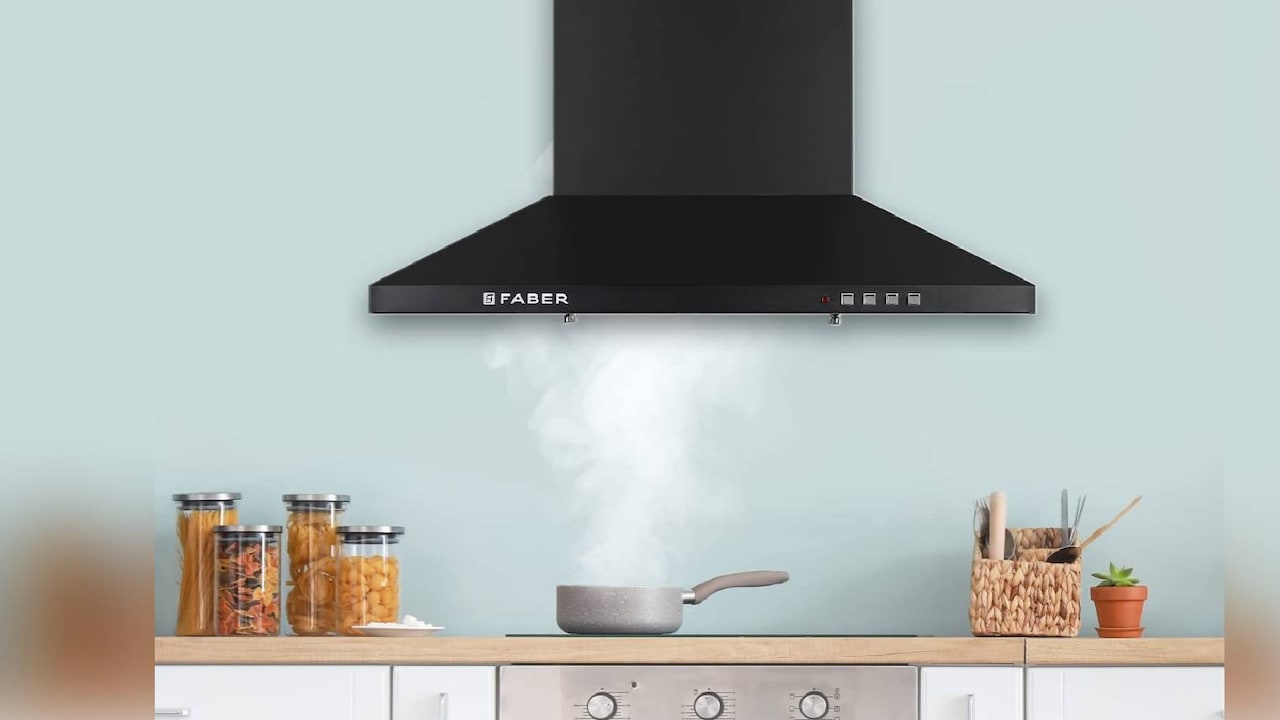 Check Out These Best Kitchen Chimneys Perfect For Small Indian Kitchens And Heavy Cooking.