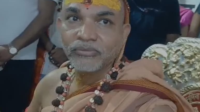 10 दिन धरने के बाद छोड़ा प्रयागराज, प्रशासन के इन प्रस्तावों को शंकराचार्य ने मानने से किया इनकार