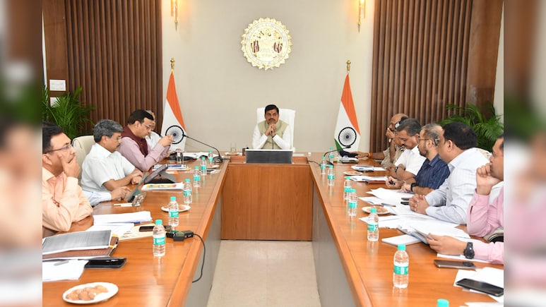 एमपी में खाद पर 'संग्राम', इधर सीएम साहेब ने किसानों को दिया भरोसा उधर पुलिस ने कर दिया लाठीचार्ज एमपी में खाद पर 'संग्राम', इधर सीएम साहेब ने किसानों को दिया भरोसा उधर पुलिस ने कर दिया लाठीचार्ज