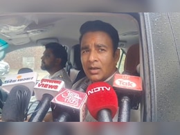 लड़कियों को रखने चाहिए हथियार... महिलाओं की सुरक्षा को लेकर बोले संगीत सोम लड़कियों को रखने चाहिए हथियार... महिलाओं की सुरक्षा को लेकर बोले संगीत सोम