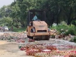 2 करोड़ की 82 हजार शराब की बोतलों पर चला बुलडोजर, देखिए वीडियो   2 करोड़ की 82 हजार शराब की बोतलों पर चला बुलडोजर, देखिए वीडियो