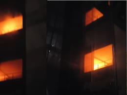 Raipur Fire: 'बेबीलोन टावर' में लगी भीषण आग, SP-कलेक्टर मौके पर मौजूद, 45 से ज्यादा लोगों को सुरक्षित बचाया गया Raipur Fire: 'बेबीलोन टावर' में लगी भीषण आग, SP-कलेक्टर मौके पर मौजूद, 45 से ज्यादा लोगों को सुरक्षित बचाया गया
