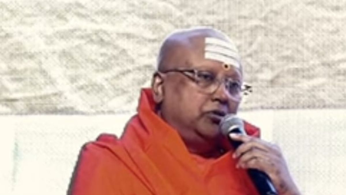 "Come To My Room, I'll Take You Abroad On Trip": Delhi Baba's Sleazy Chats