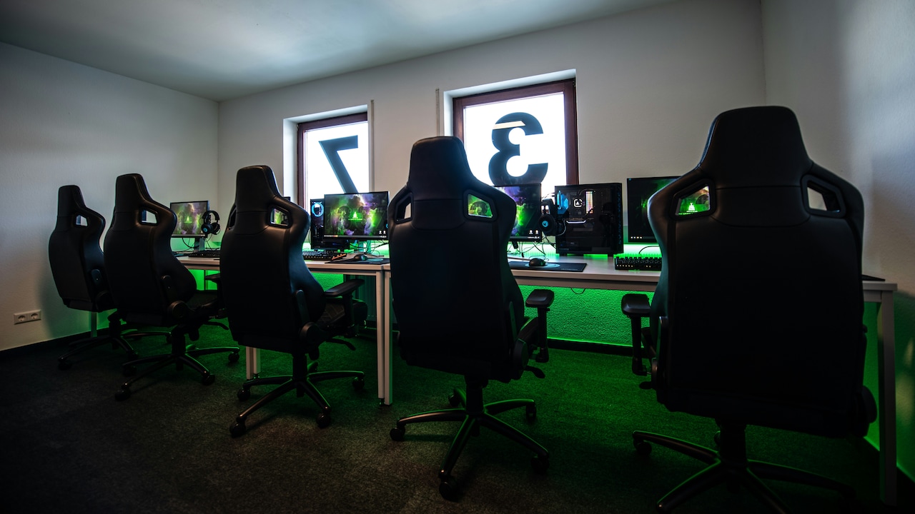 Pick ergonomic gaming chairs that work for 9 to 5