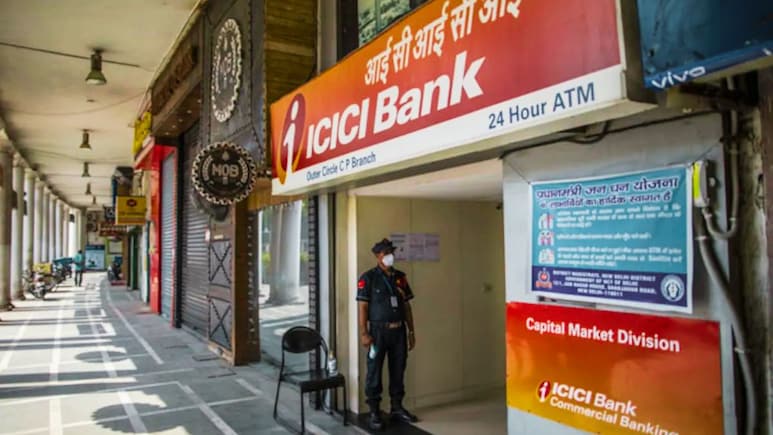 Bank holiday today : आज बँका सुरू असतील की बंद? राज्य सरकारने अधिसूचनेत नेमकं काय म्हटलंय? गोंधळ करा दूर Bank holiday today : आज बँका सुरू असतील की बंद? राज्य सरकारने अधिसूचनेत नेमकं काय म्हटलंय? गोंधळ करा दूर