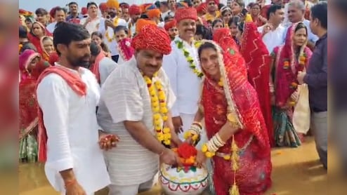 Rajasthan: भारूदा गांव में 60 साल बाद हुआ ऐतिहासिक तालाब पूजन, महिलाओं ने निभाई 'समुद्र मंथन' की परंपरा