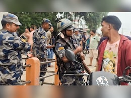नेपाल में हैं 7 लाख से ज्यादा भारतीय, मदद की लगा रहे गुहार, समझिए भारत सरकार क्या कर रही इंतजाम नेपाल में हैं 7 लाख से ज्यादा भारतीय, मदद की लगा रहे गुहार, समझिए भारत सरकार क्या कर रही इंतजाम