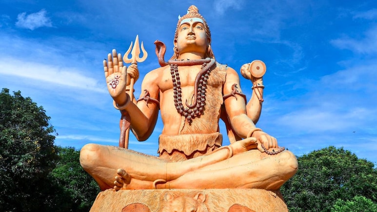 Where To Go In Gujarat For Navratri 2025? Start With These 6 Temples