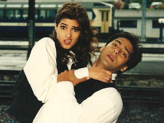When Twinkle Khanna First Met Salman Khan: "I Saw Him Sitting With Sangeeta Bijlani, While I Was On A Cycle"