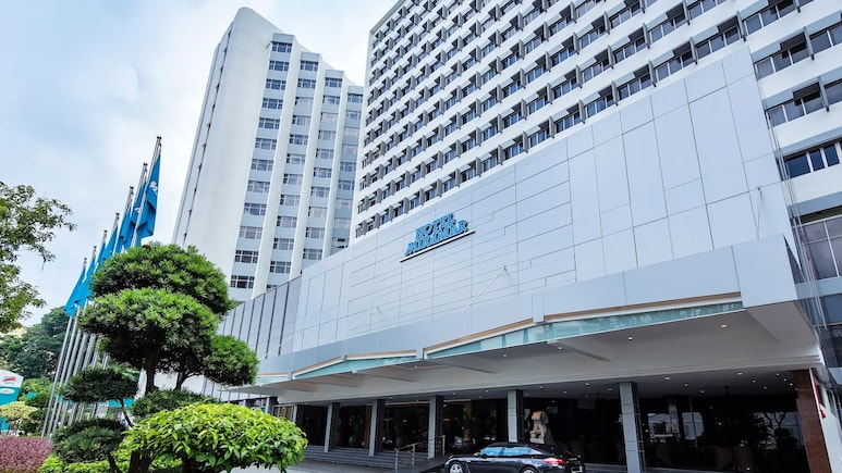 Iconic Singapore Hotel To Shut Doors After More Than Five Decades