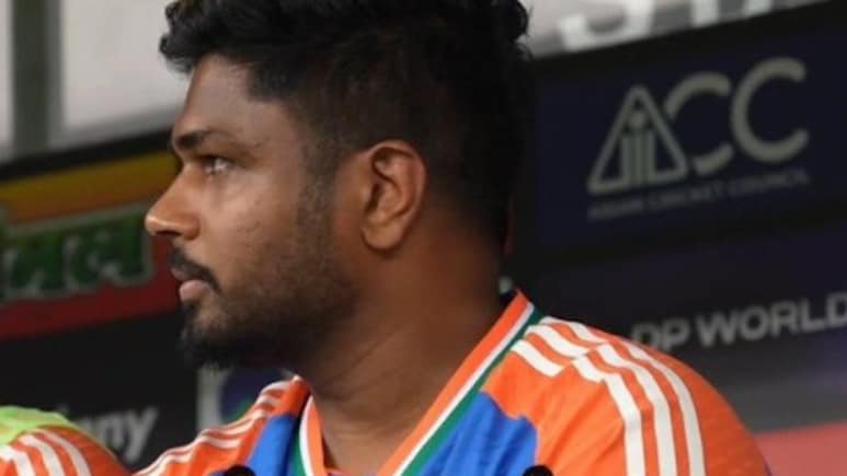 Ind vs Ban: 'यह बहुत ही हैरान करने वाला',  सैमसन डगआउट में ही बैठे रह गए, बुरी तरह भड़के फैंस