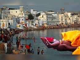 Pitru Paksh 2025: ब्रह्मा की नगरी में क्यों किया जाता है श्राद्ध? जानें भगवान राम से इसका क्या है कनेक्शन?  Pitru Paksh 2025: ब्रह्मा की नगरी में क्यों किया जाता है श्राद्ध? जानें भगवान राम से इसका क्या है कनेक्शन?