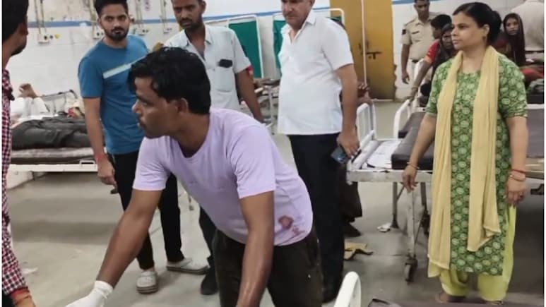 Dholpur Road Accident: खाटूश्यामजी से लौट रहे श्रद्धालुओं के ट्रैक्टर ट्रॉली को ट्रक ने मारी टक्कर, 1 की मौत; डेढ़ दर्जन घायल
