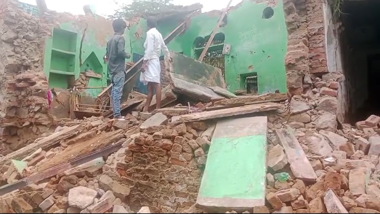 राजस्थान की जानलेवा बारिश, रिहायशी इलाके में गिरा मकान... मलबे में दबे तीन भाई-बहन