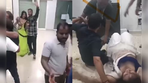 बार डांसर के साथ झूमते ASI और कांस्टेबल का वीडियो हुआ वायरल, SP ने लिया तगड़ा एक्शन
