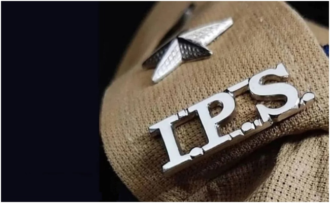 UP में 24 IPS अधिकारियों का तबादला, कई जिलों के कप्तान भी बदले, देखें पूरी LIST