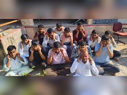 Rajasthan: नागौर में श्रद्धालुओं की बस पर हमला, महिलाओं की आंखों में घुसे कांच के टुकड़े; 14 लोग डिटेन Rajasthan: नागौर में श्रद्धालुओं की बस पर हमला, महिलाओं की आंखों में घुसे कांच के टुकड़े; 14 लोग डिटेन