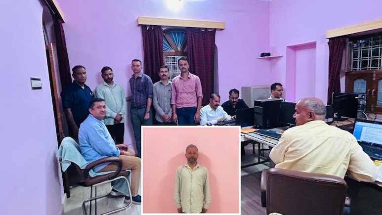 ACB Action: ट्रेजरी ऑफिस में रिश्वत की डील... कंप्यूटर ऑपरेटर 20 हजार रुपये लेते रंगेहाथ गिरफ्तार ACB Action: ट्रेजरी ऑफिस में रिश्वत की डील... कंप्यूटर ऑपरेटर 20 हजार रुपये लेते रंगेहाथ गिरफ्तार